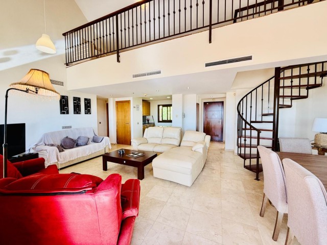 Apartamento con 4 Dormitorios  en Benalmadena