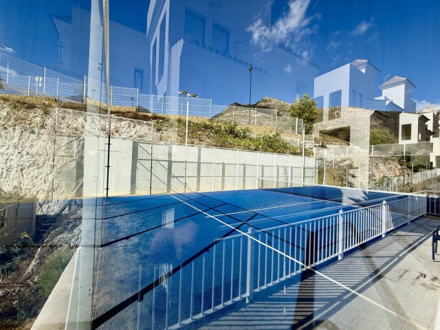 Apartamento con 4 Dormitorios  en Benalmadena