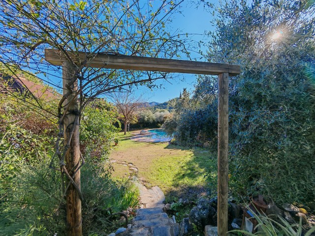 Villa con 3 Dormitorios  en Ojén