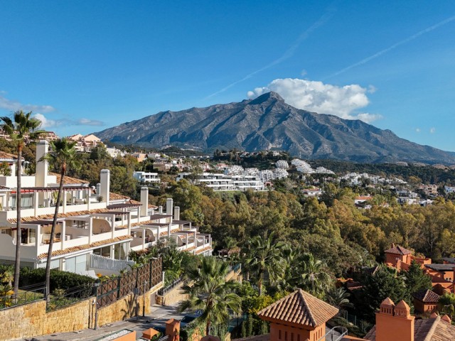 3 Bedrooms Apartment in Nueva Andalucía