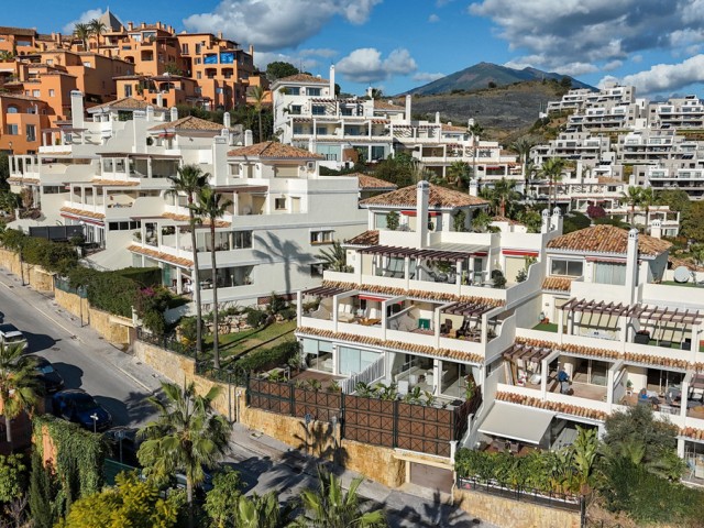 3 Bedrooms Apartment in Nueva Andalucía
