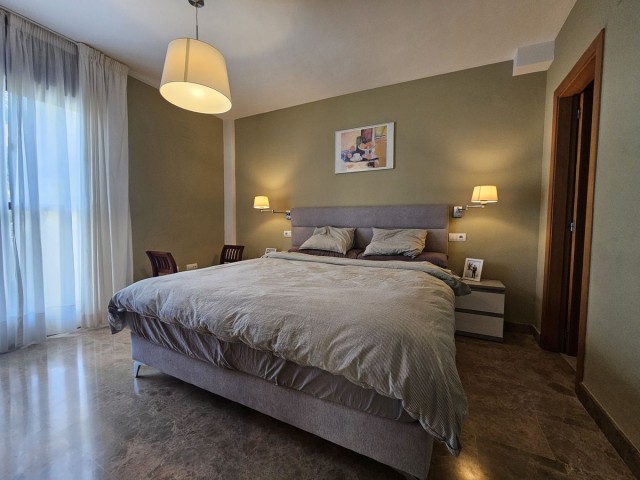 Penthouse avec 3 Chambres  à Selwo