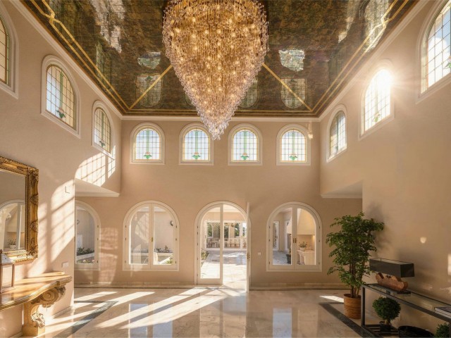 10 Makuuhuoneen Huvila Río Real