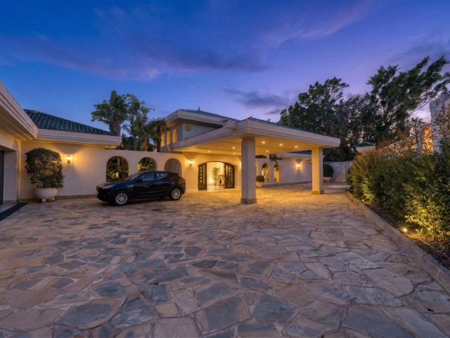 10 Makuuhuoneen Huvila Río Real