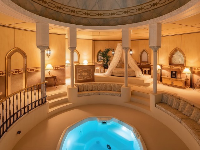 10 Makuuhuoneen Huvila Río Real