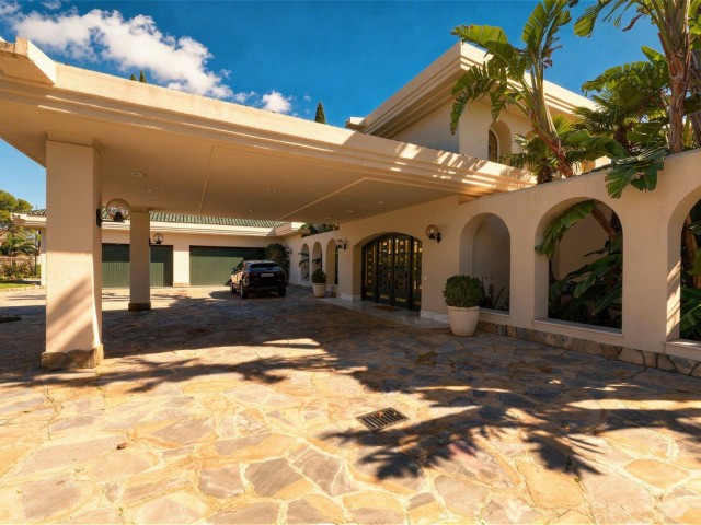 10 Makuuhuoneen Huvila Río Real