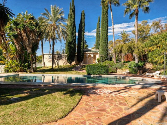 10 Makuuhuoneen Huvila Río Real