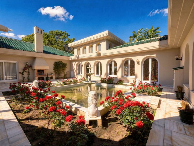 10 Makuuhuoneen Huvila Río Real