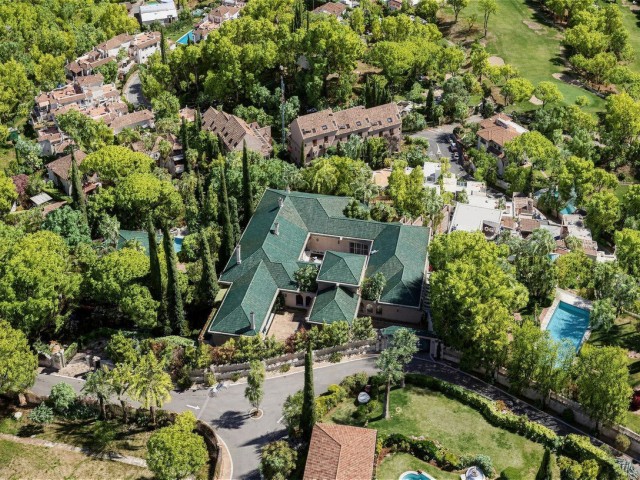 10 Makuuhuoneen Huvila Río Real