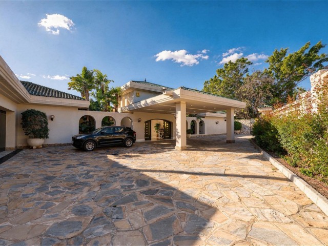 10 Makuuhuoneen Huvila Río Real