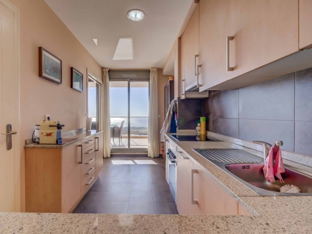 2 Bedrooms Apartment in Calahonda