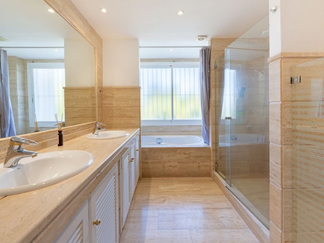 3 Schlafzimmer Apartment in Nueva Andalucía