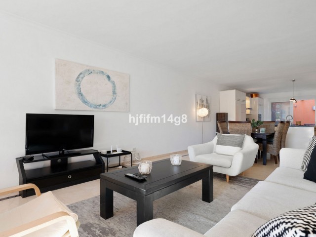 Apartamento con 4 Dormitorios  en Nueva Andalucía