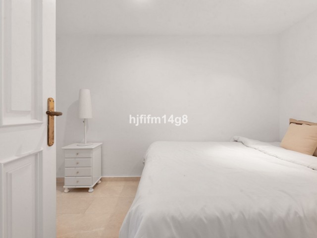 Apartamento con 4 Dormitorios  en Nueva Andalucía