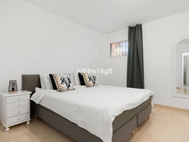 Apartamento con 4 Dormitorios  en Nueva Andalucía