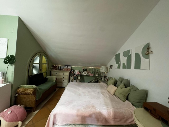 4 Bedrooms Villa in Sotogrande Alto