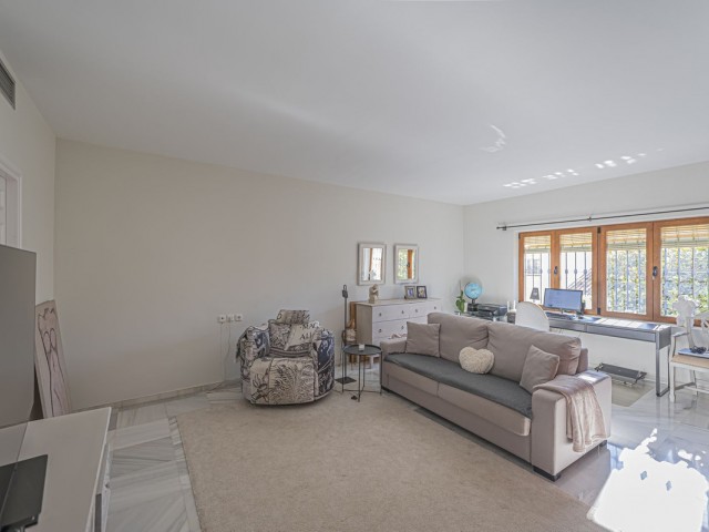 2 Bedrooms Apartment in Benahavís