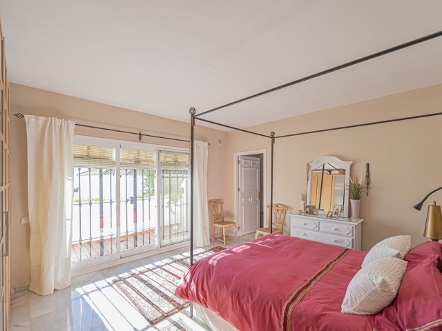 2 Bedrooms Apartment in Benahavís