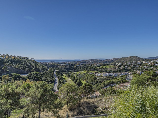 2 Bedrooms Apartment in Benahavís