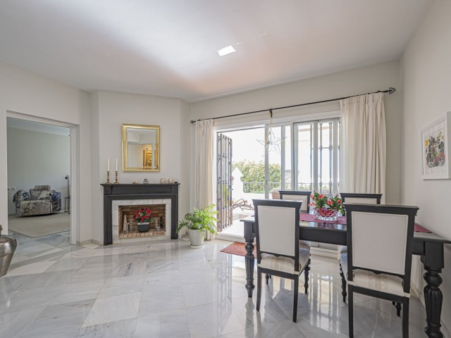 2 Bedrooms Apartment in Benahavís