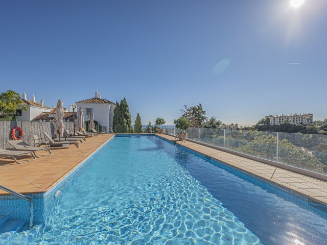 2 Bedrooms Apartment in Benahavís