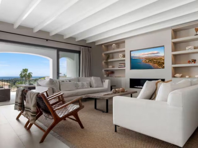 5 Bedrooms Villa in Benahavís