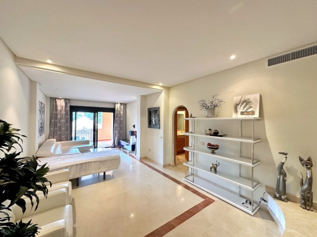2 Bedrooms Apartment in Puerto Banús