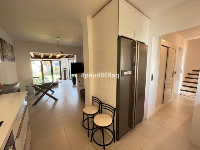 2 Bedrooms Townhouse in Sierra Blanca