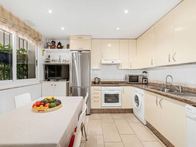 3 Bedrooms Apartment in Guadalmina Alta
