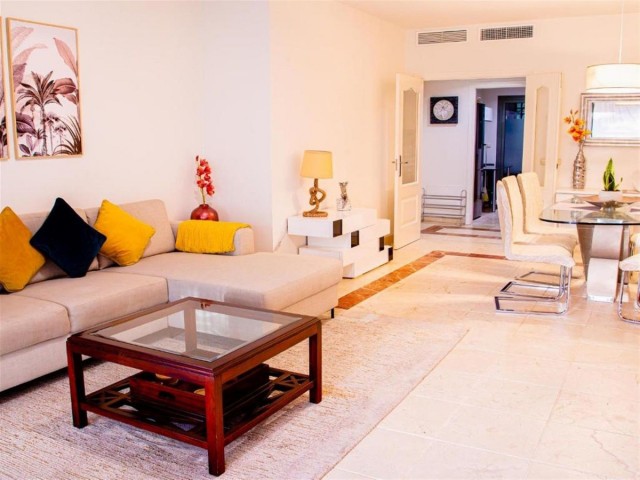 2 Bedrooms Apartment in Estepona
