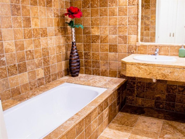 2 Bedrooms Apartment in Estepona