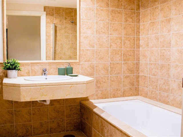 2 Bedrooms Apartment in Estepona