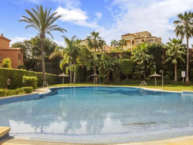 2 Bedrooms Apartment in Estepona
