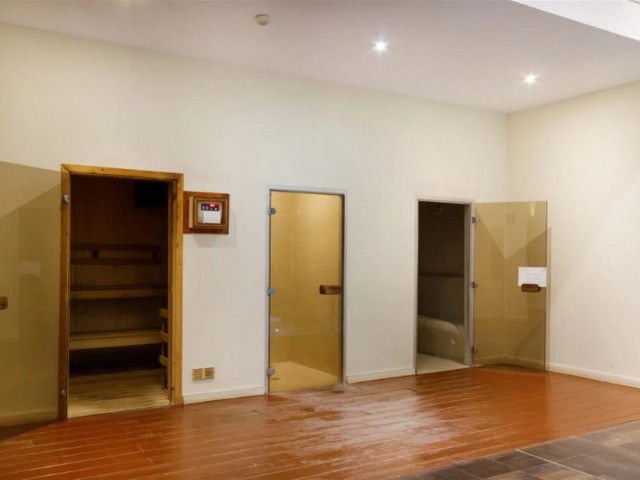 2 Bedrooms Apartment in Estepona