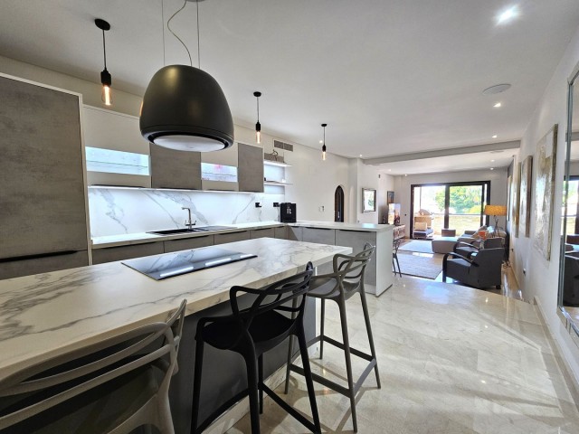 Appartement avec 3 Chambres  à Puerto Banús