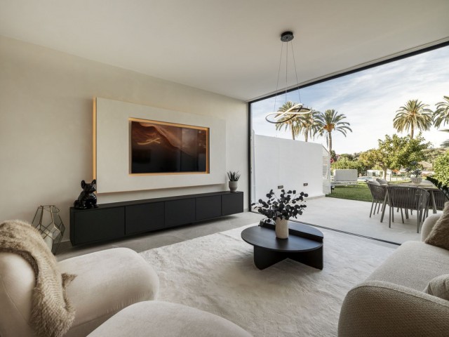Townhouse Nueva Andalucía - R5204818