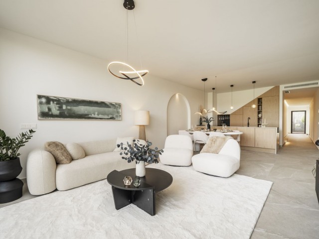 4 Bedrooms Townhouse in Nueva Andalucía