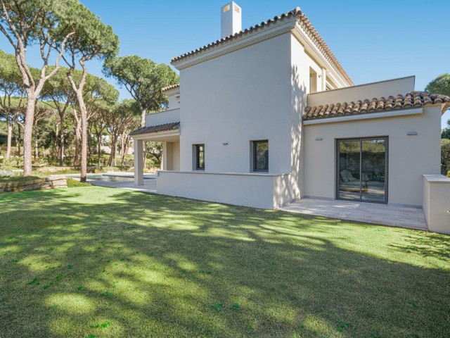 5 Bedrooms Villa in Hacienda Las Chapas