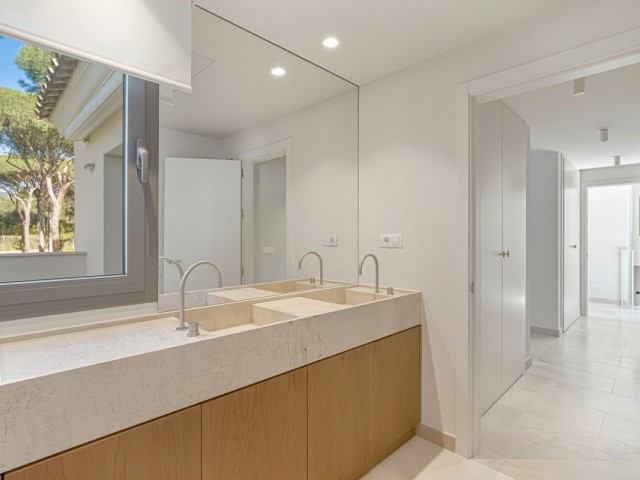 5 Bedrooms Villa in Hacienda Las Chapas