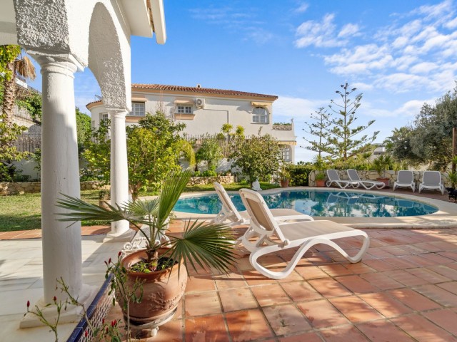 4 Bedrooms Villa in Mijas