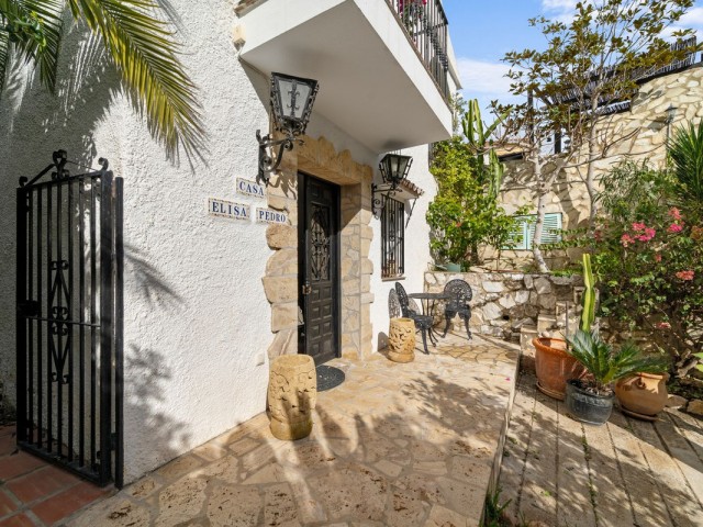 4 Bedrooms Villa in Mijas