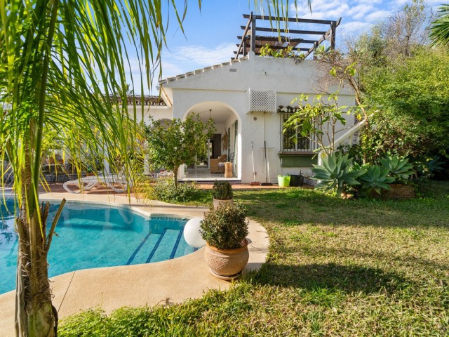 4 Bedrooms Villa in Mijas
