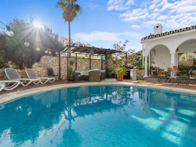 4 Bedrooms Villa in Mijas