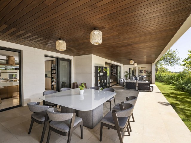 5 Bedrooms Townhouse in Sotogrande