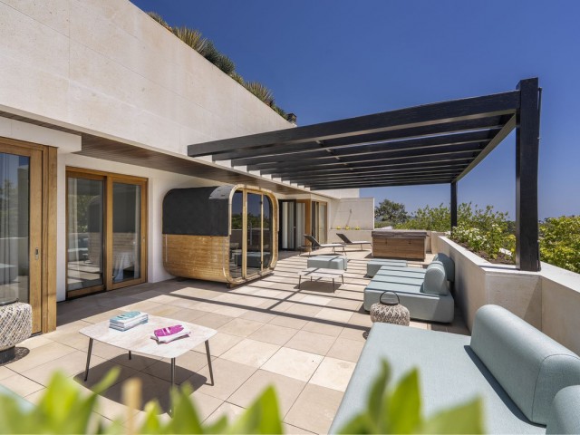 5 Bedrooms Townhouse in Sotogrande