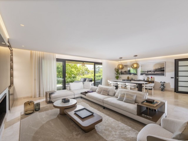 5 Bedrooms Townhouse in Sotogrande