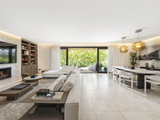 5 Bedrooms Townhouse in Sotogrande