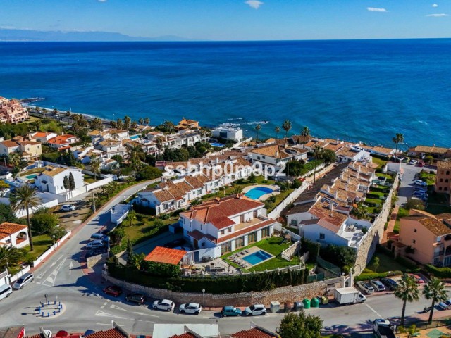5 Bedrooms Villa in Mijas Costa