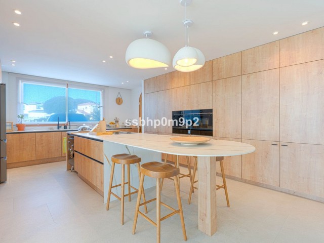 5 Bedrooms Villa in Mijas Costa