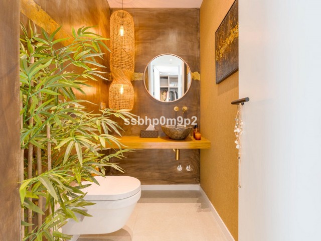 5 Bedrooms Villa in Mijas Costa